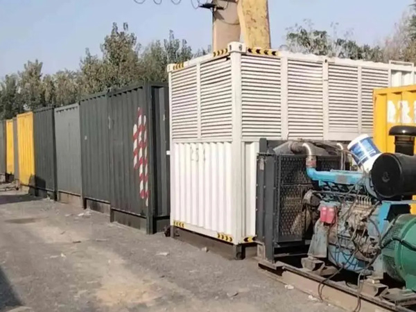 单县200KW柴油发电机机组每小时油耗是多少？